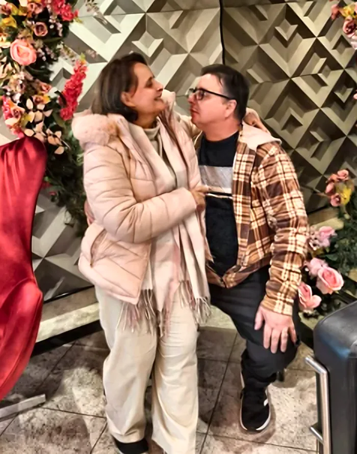 Seu Remi e Dona Cida, pais de Robson, nos dias de hoje